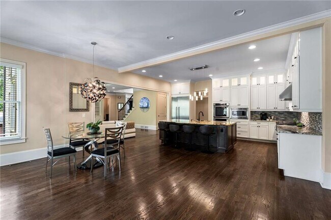 Building Photo - 6552 Long Acres Dr