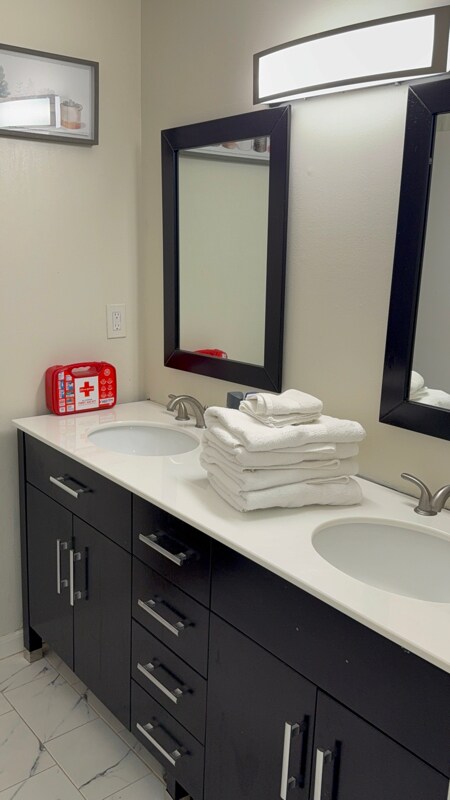 Building Photo - 797 Waksman Pl