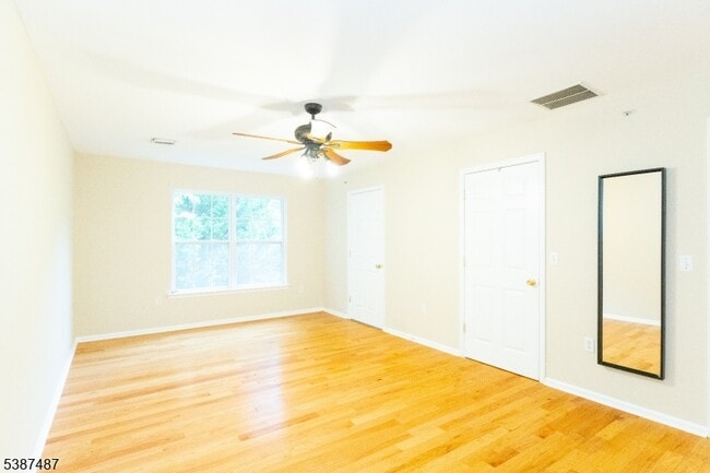 Building Photo - 127 Forest Dr