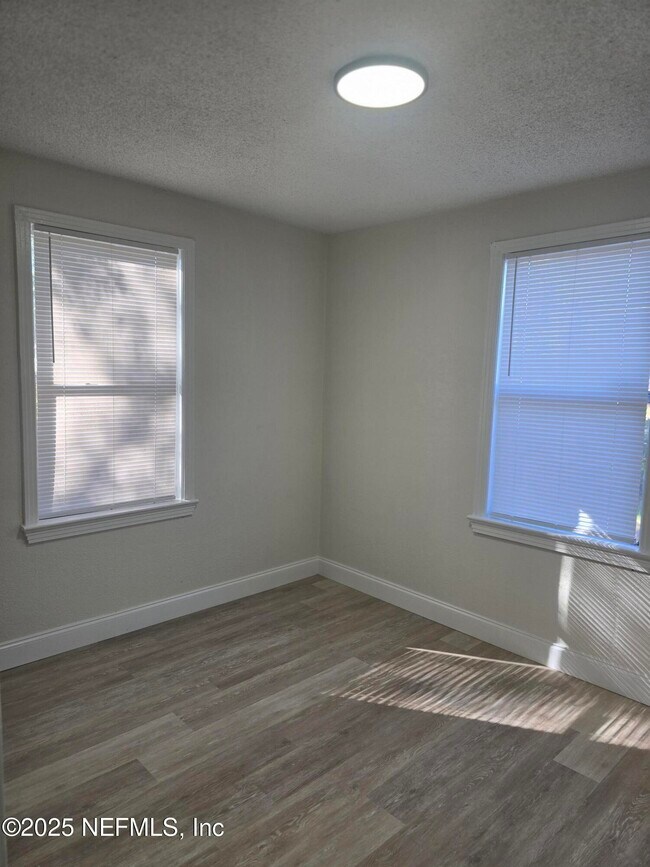 Building Photo - 5708 Vernon Rd