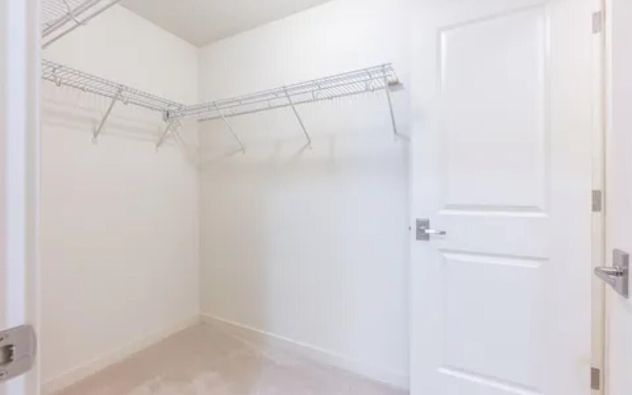 Building Photo - 4463 Hyde Cmn