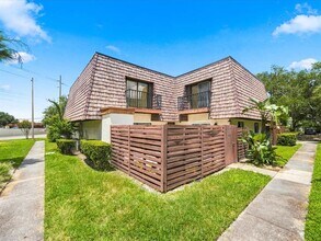 Building Photo - 15446 E Pond Woods Dr