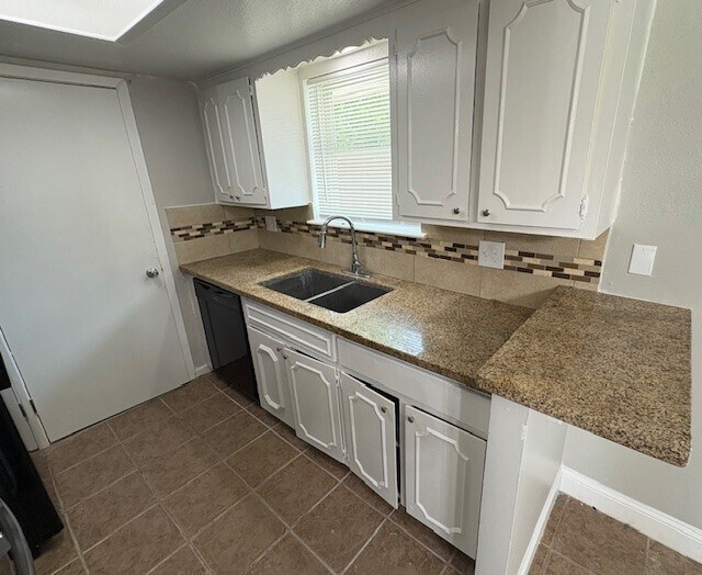 Building Photo - 12127 Rhinebeck Dr