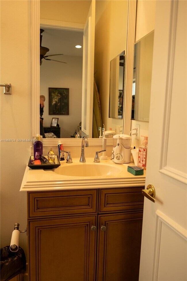 Building Photo - 9350 Via Classico W