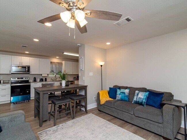 Building Photo - 5807 Pecan Lake Rd