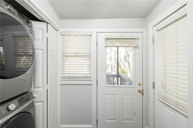 Building Photo - 349 Rollston Ave