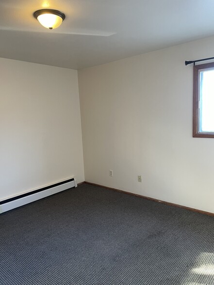 Bedroom - 3180 S Brust Ave