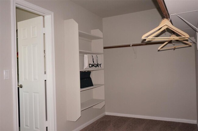 Building Photo - 399 Langely