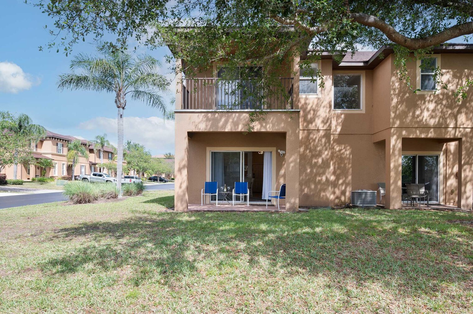 Building Photo - 557 Miramar Ave