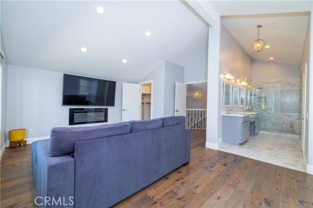 Building Photo - 8113 E Kennedy Rd