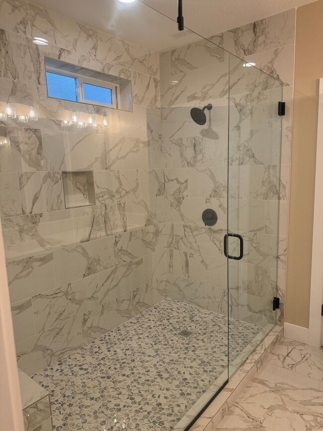 Building Photo - Newly Remolded 4-bedroom 3 bath Home in Downtown Woodland WA