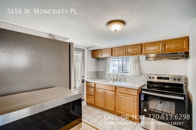Building Photo - 3456 W Moncrieff Pl