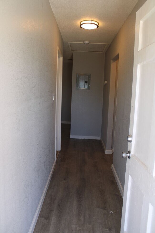 Building Photo - Two Bedroom plus BONUS Room in Pittsburg Single Story Four-plex- OPTIONAL DETACHED GARAGE AVAILABLE!
