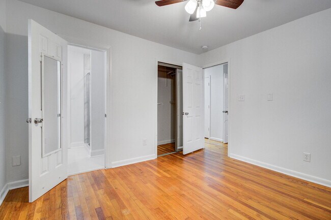 Building Photo - 816 E Estates Blvd