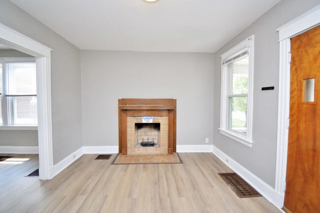 Building Photo - 3048 Taylor Ave
