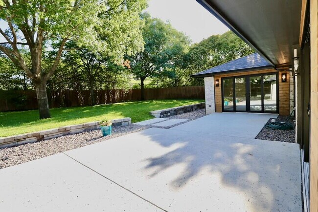 Building Photo - Executive Lease Near Preston Hollow  - Chef's Kitchen, Gated Drive & Spacious Patio