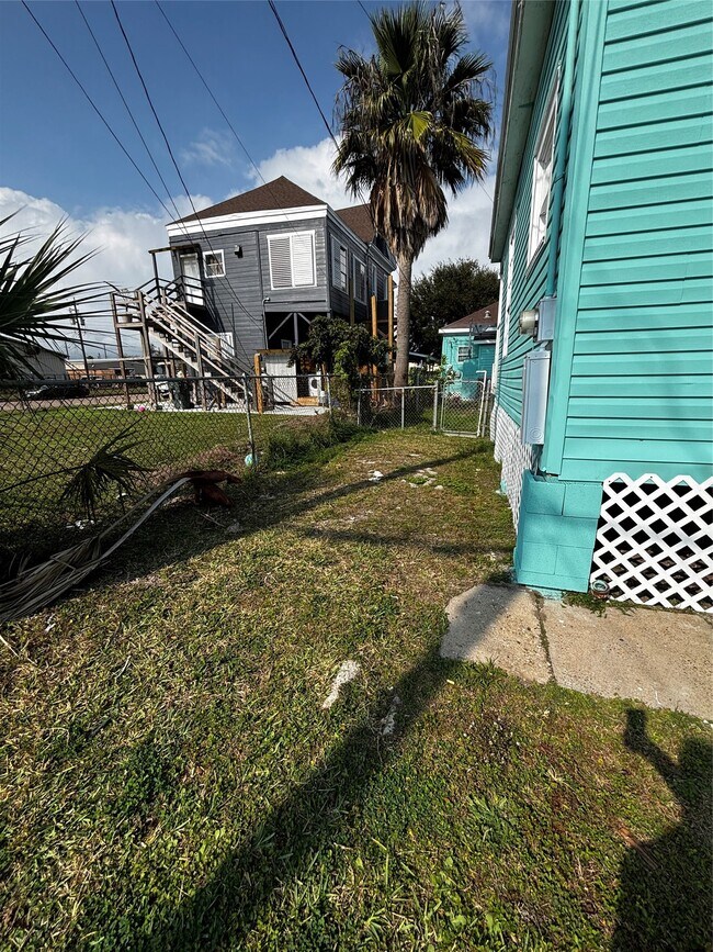 Building Photo - 4125 Avenue M