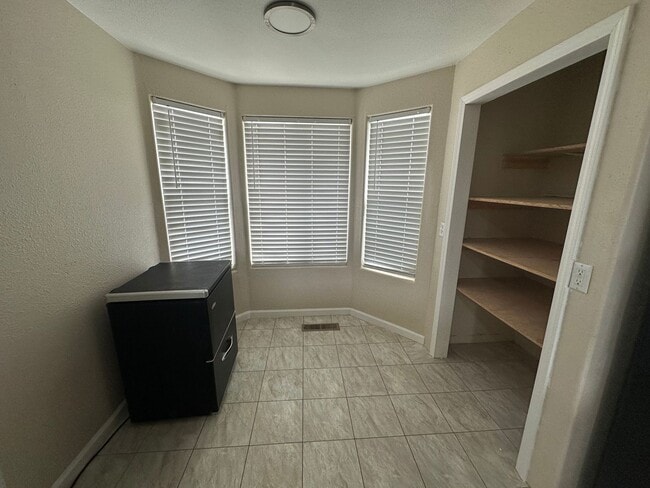 Building Photo - Fully Furnished Home for rent in Fernley, ...