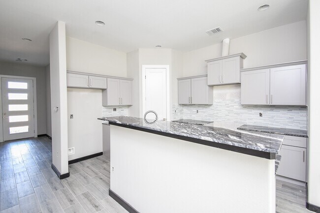 Building Photo - 209 Silverleaf Rd