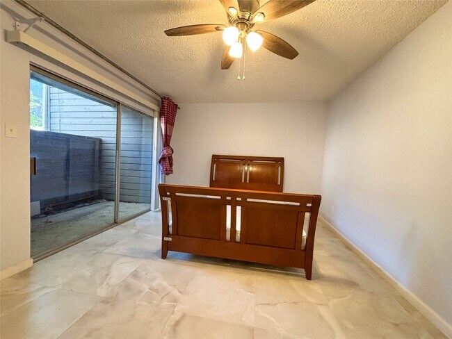 Building Photo - 6601 Sands Point Dr