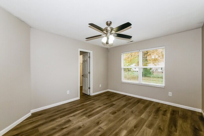 Building Photo - 117 Hilltop Farms Blvd