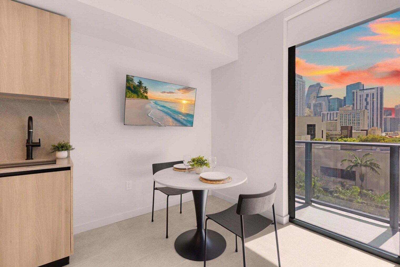 Building Photo - 501 NE 1st Ave