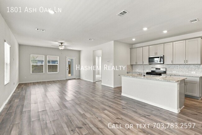 Building Photo - 1801 Ash Oak Ln