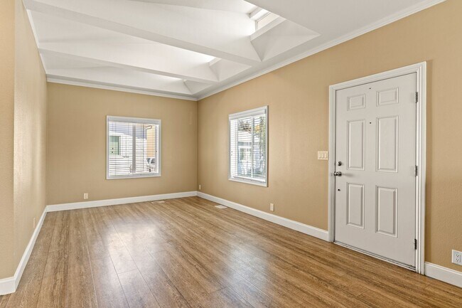 Building Photo - Move-In Ready! A Bright & Open Designer Co...