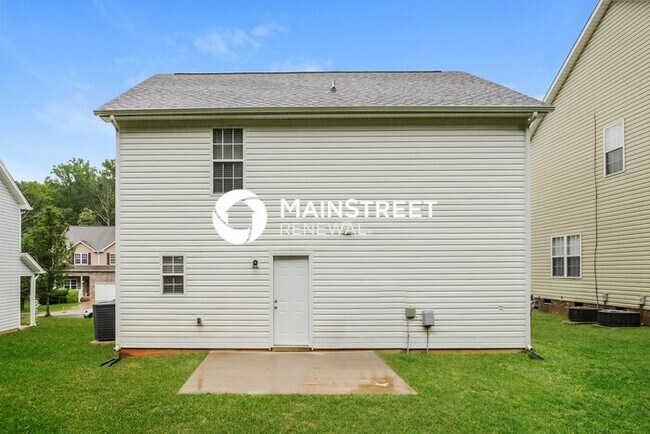 Building Photo - 3 Bedroom Pet-Friendly Home in Greensboro,...