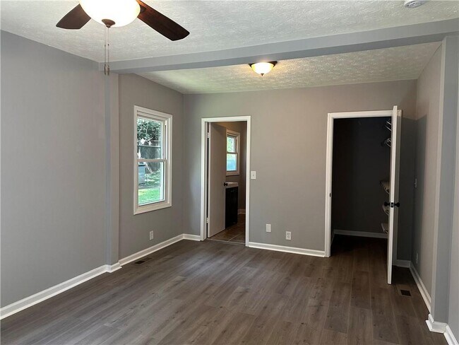 Building Photo - 10790 Waters Rd