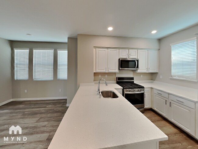 Building Photo - 1502 Cherry Cir