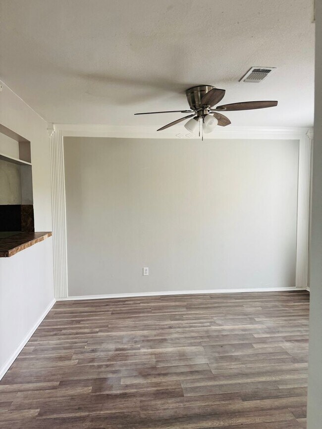 Building Photo - New Rental! 2-Story Townhome in Calallen –...