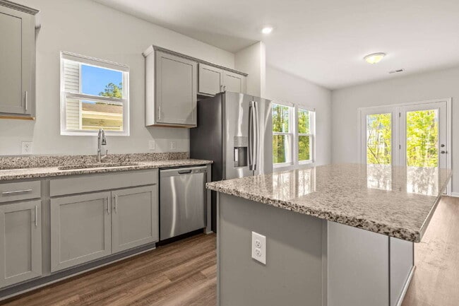 Building Photo - "Charming 3-Bed 2-Bath Residence in Telfai...