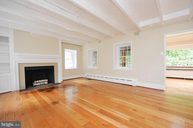 Building Photo - 1420 Creek Road Trail