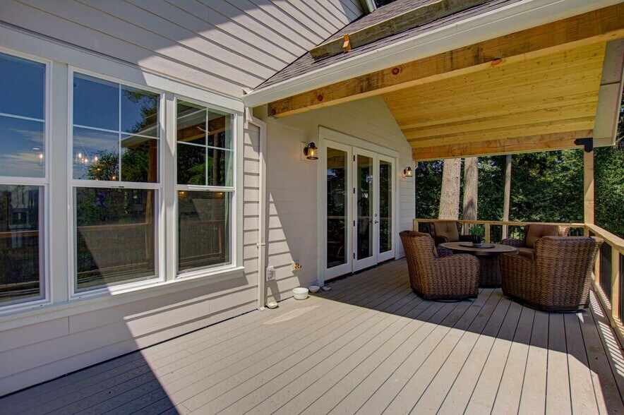 Building Photo - 14070 SE Baumback Ave