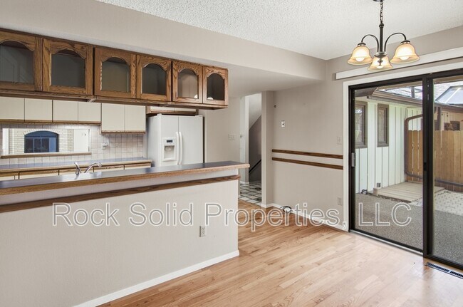 Building Photo - 5416 Meadowbrook Dr