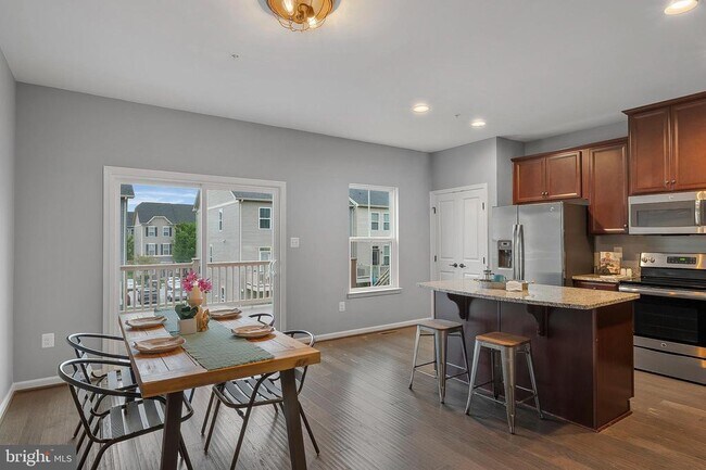 Building Photo - 708 Apple Orchard Dr