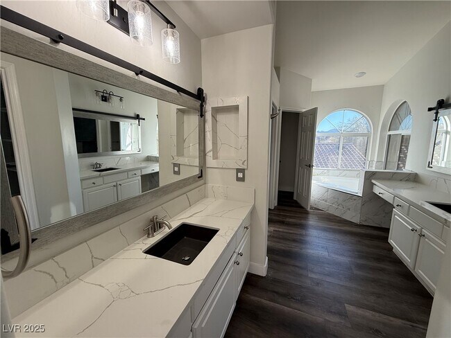 Building Photo - 1373 Dragon Rock Dr