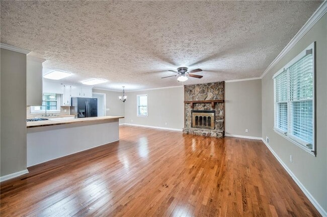 Building Photo - 216 Cedar Valley Ct