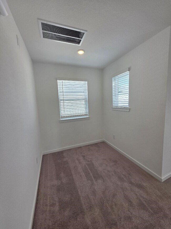 Building Photo - 18218 Hibiscus Crescent Ln