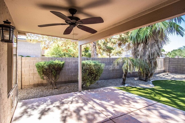 Building Photo - 407 W Colt Rd