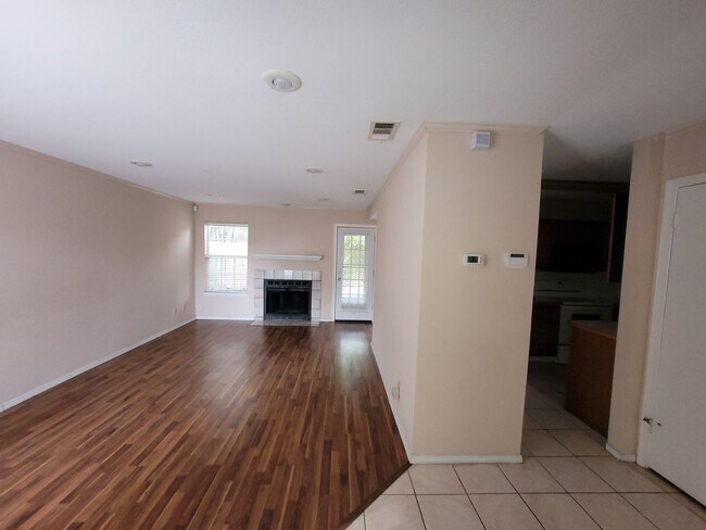 Building Photo - WYKEHAM CONDOS