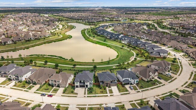 Building Photo - 24418 Green Buffalograss Trl