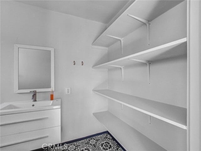 Building Photo - 1319 Cypress Ave