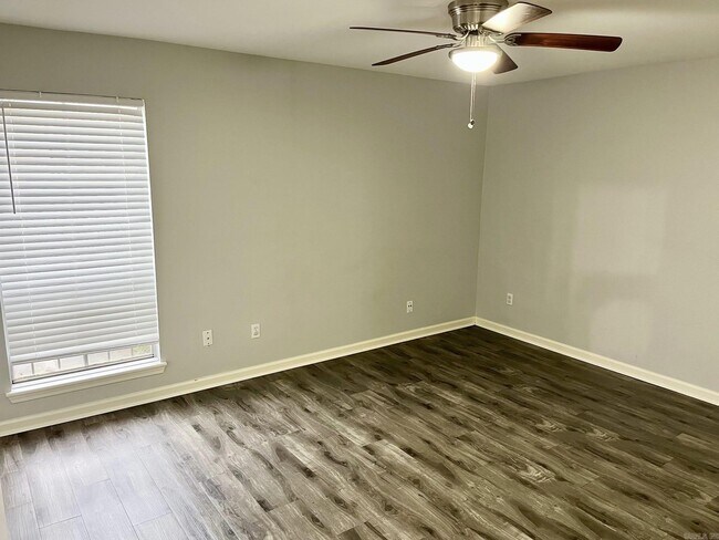 Building Photo - 1601 N Bryant St