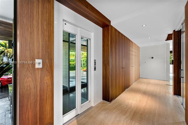 Building Photo - 360 Harbor Dr