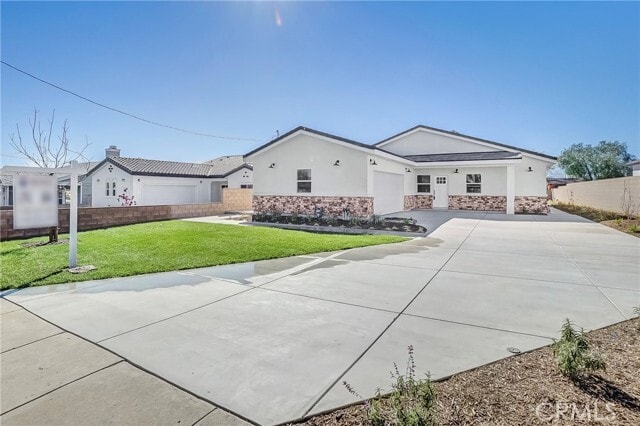 Building Photo - 451 Hervey Ave