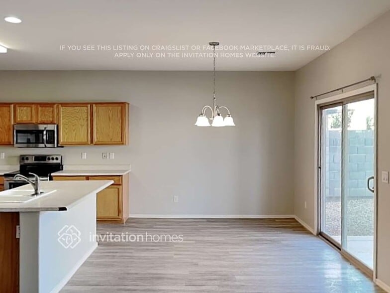 Building Photo - 14226 W Hearn Rd