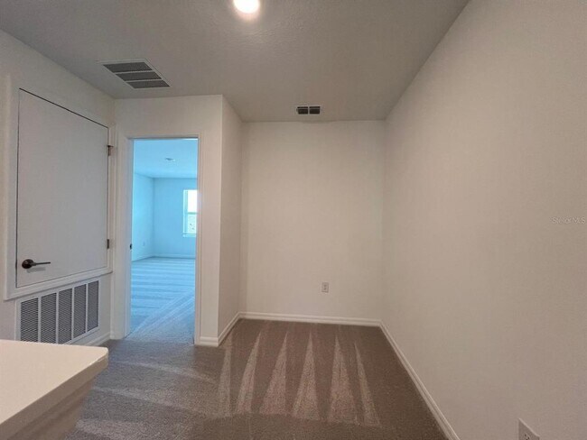 Building Photo - 2541 Penguin Blvd
