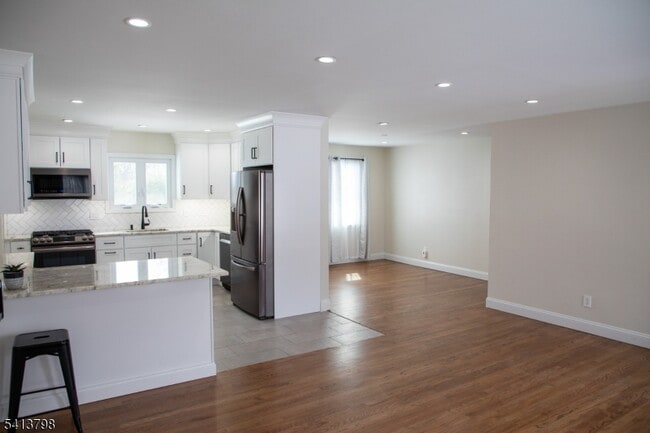 Building Photo - 711 Brooklyn Ave